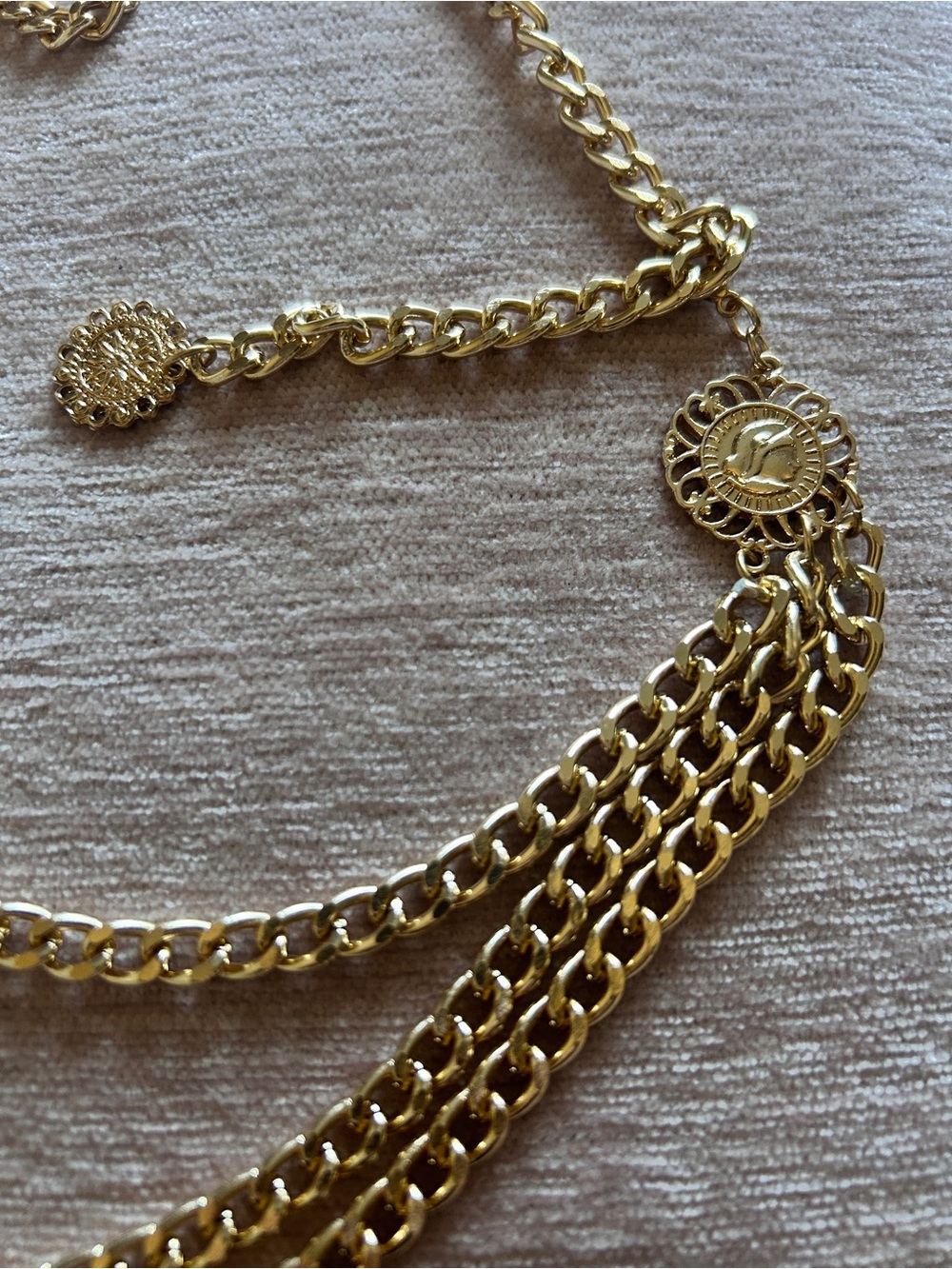 Chunky Gold Chain belt - Picture 4 of 6